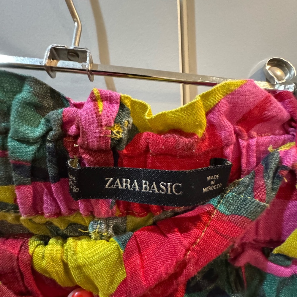 Zara Basic Colorful Ruffle Shorts - Picture 3 of 3